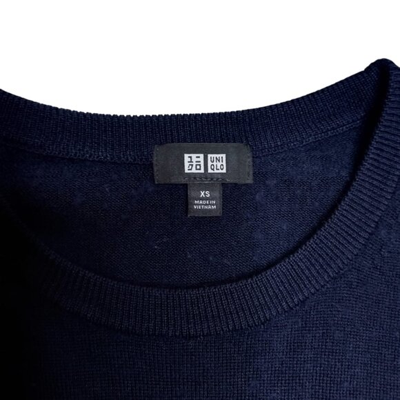 UNIQLO Navy Crewneck Sweater – Women’s XS – Lightweight Classic Knit - Picture 3 of 5